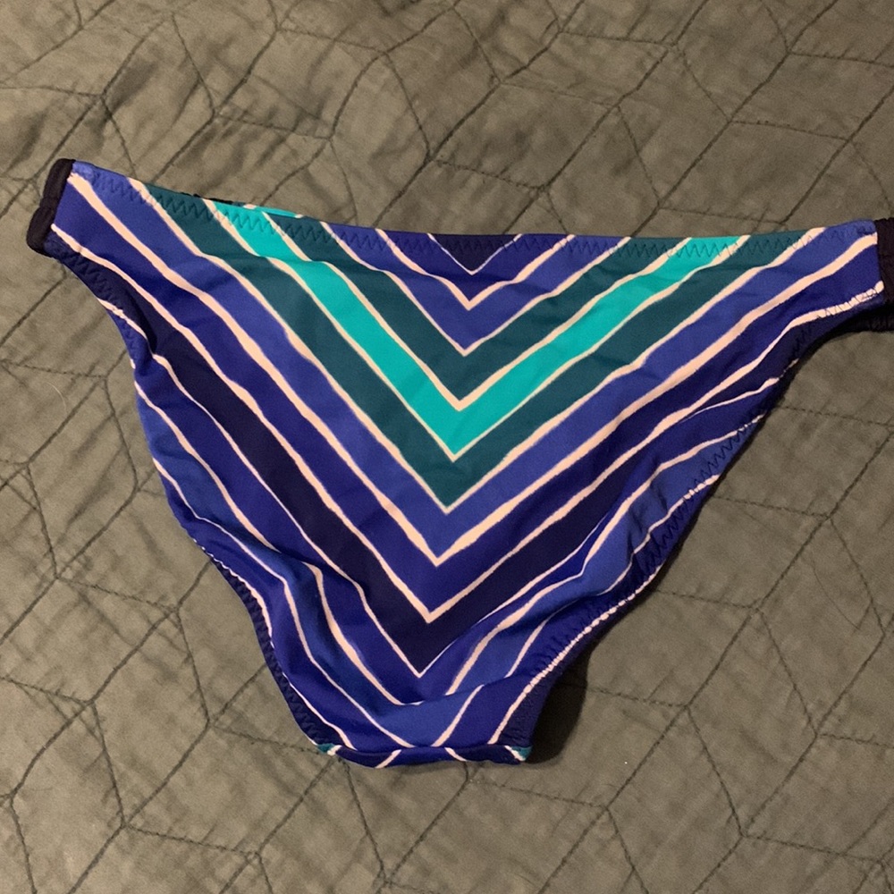 Athleta swim top and bottom - Picture 2 of 4